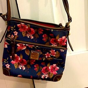 Dooney & Bourke cross body bag